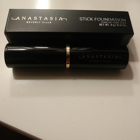 Anastasia stick Foundation - Picture 3 of 4